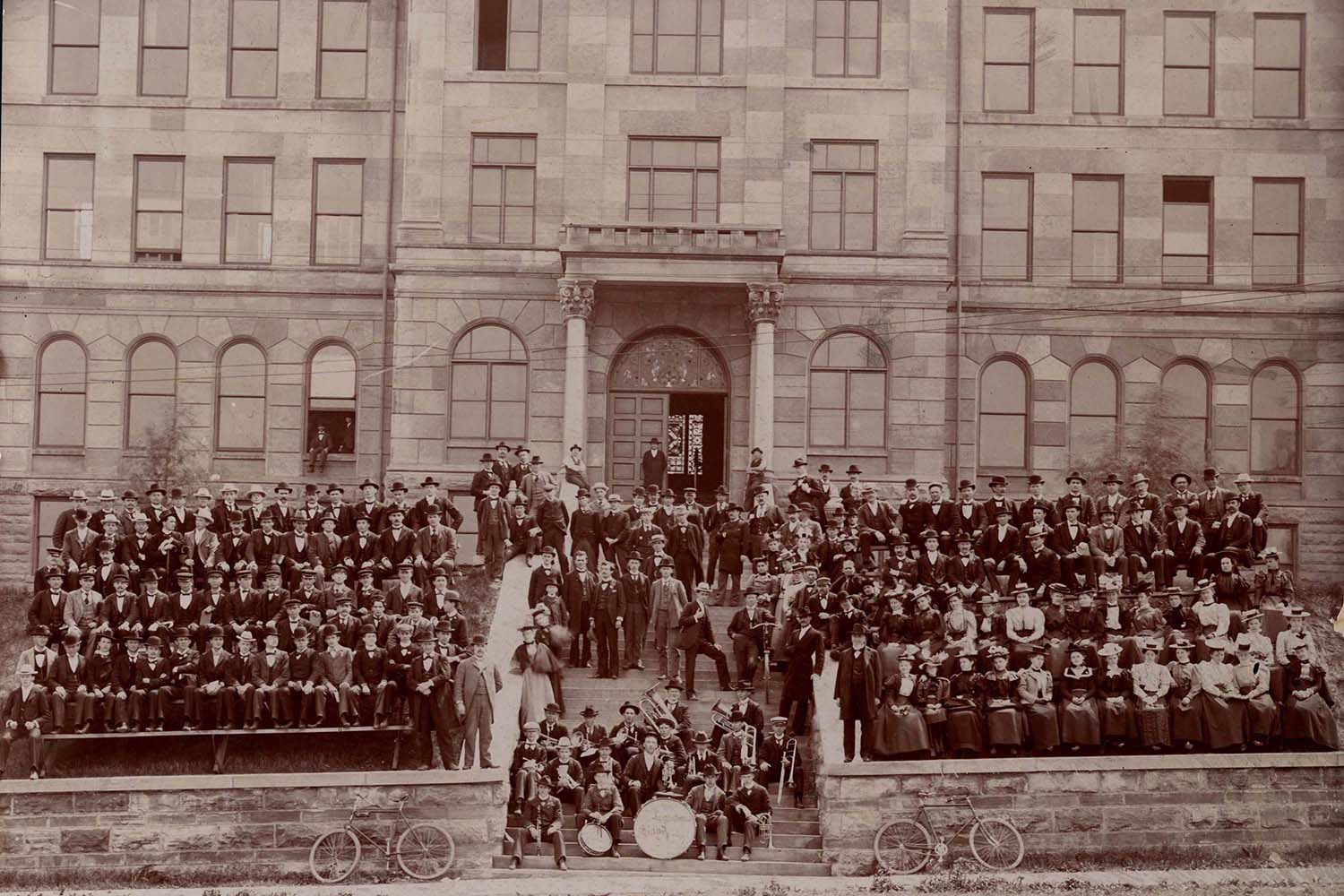 365Ͷע_365ַ@ Band outside Old Main in the 1890s